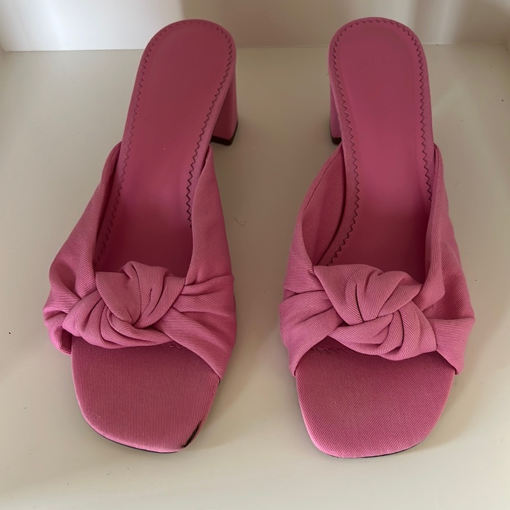 Worn once - J Crew Pink Knotted Canvas Block Heel. Size 8.